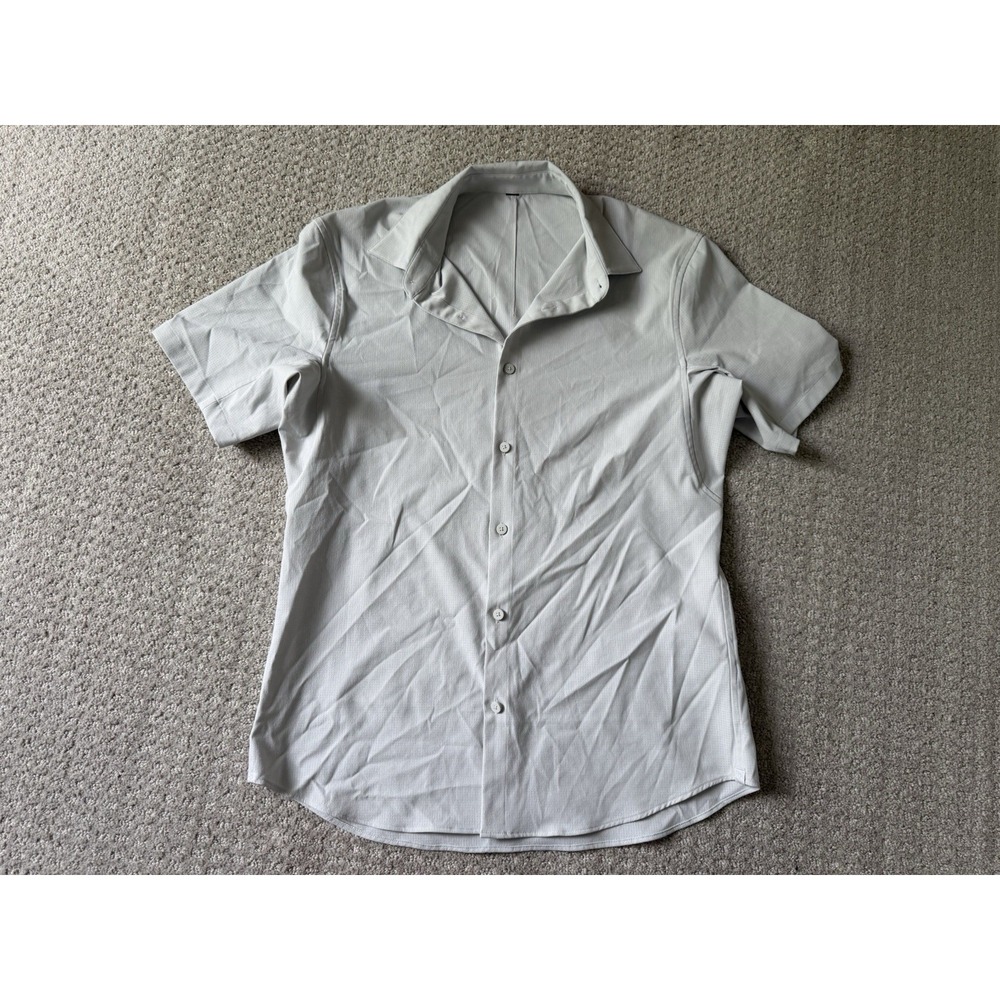 Lululemon Airing Easy Short Sleeve Button Down Casual Summer Shirt Men's M Bone